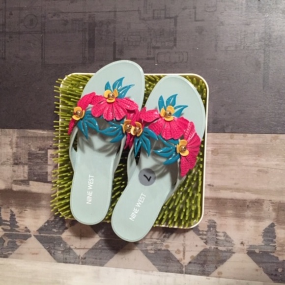 nine west macinee jelly sandals